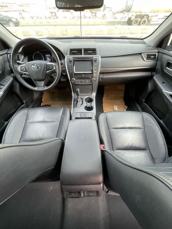 Thumbnail 12 of 2016 Toyota Camry XLE